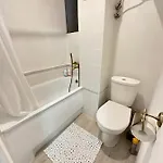 Caka Street Royal 42 Apartmán *