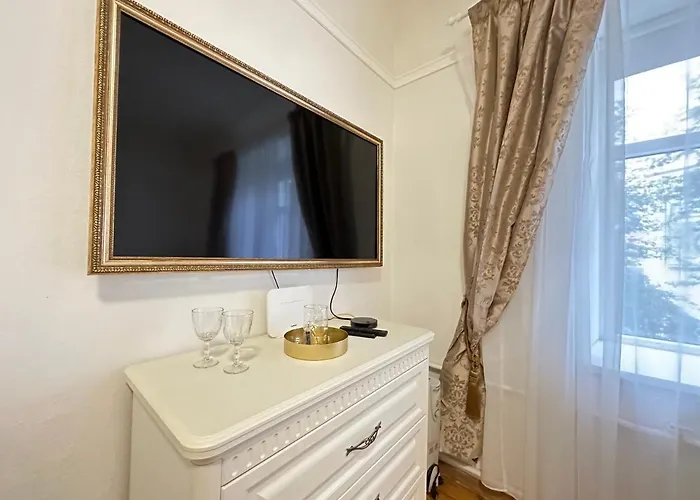 Caka Street Royal 42 Apartment *