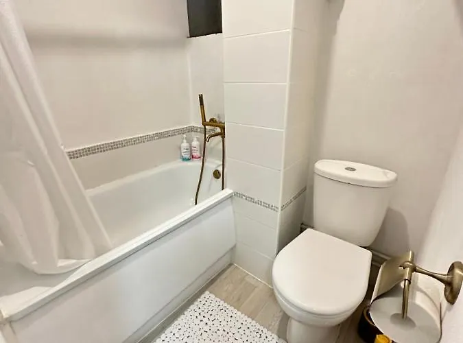 Caka Street Royal 42 Apartment *